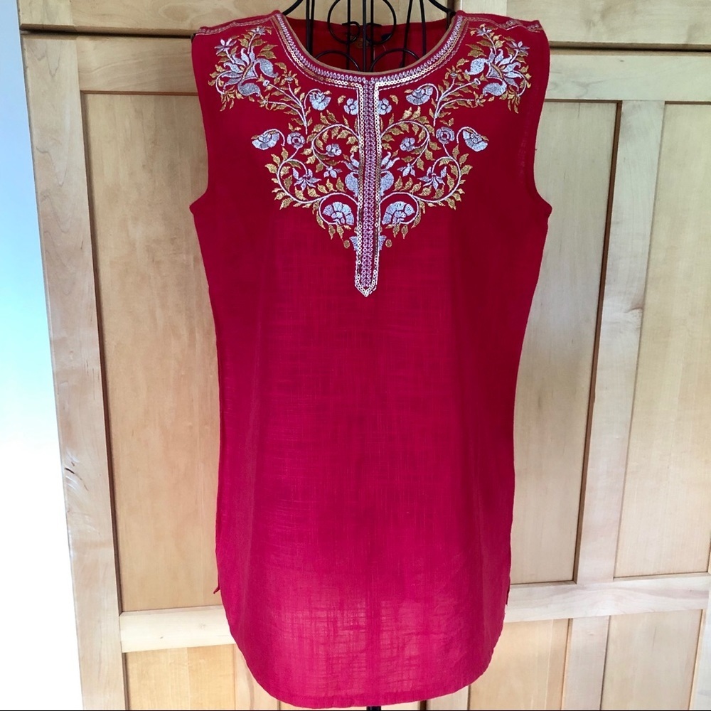 Aurelia red sleeveless embroidered Top from India size Medium